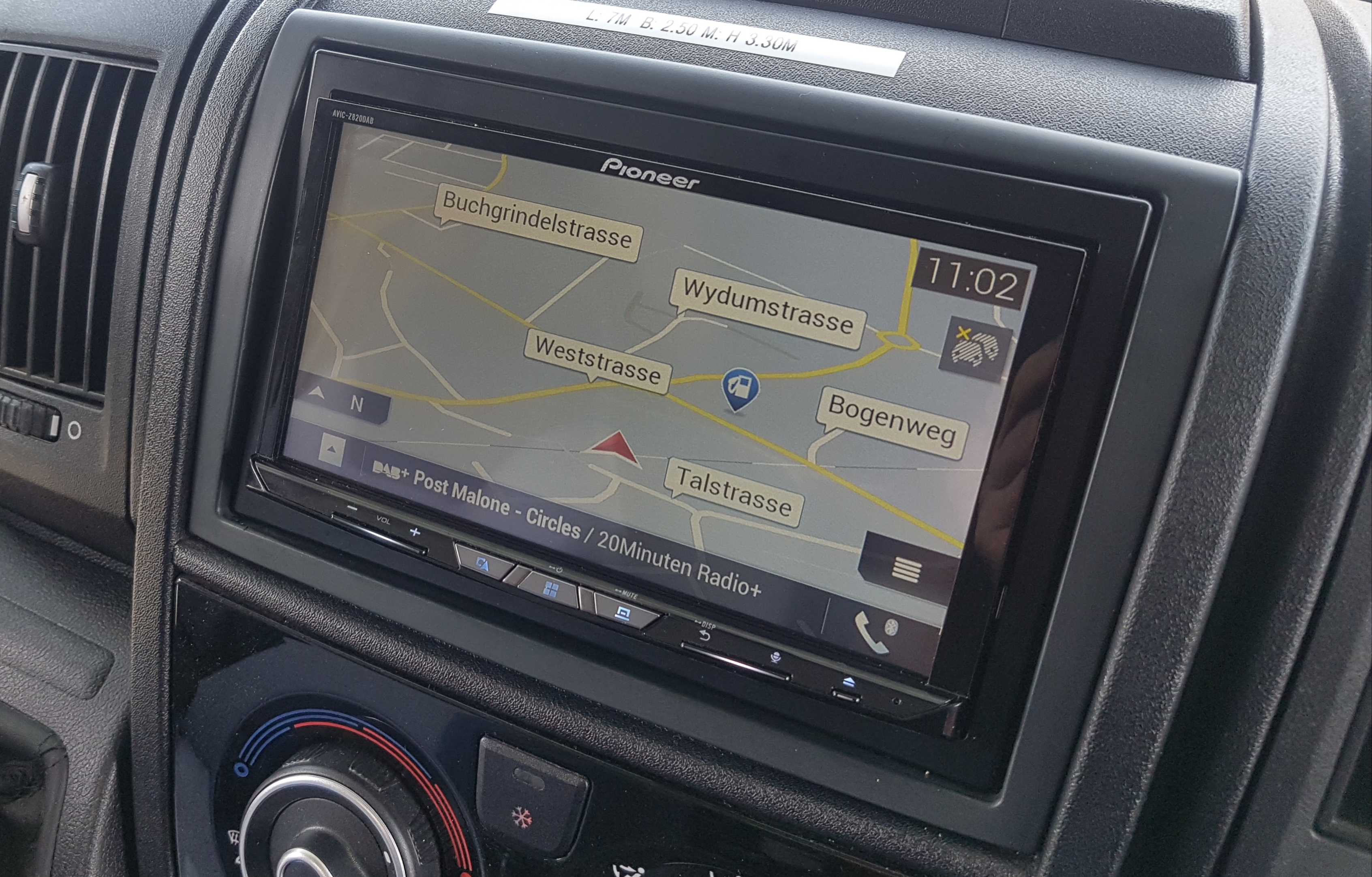 Pioneer AVIC-Z820DAB-C eingebaut in einen Fiat Ducato 